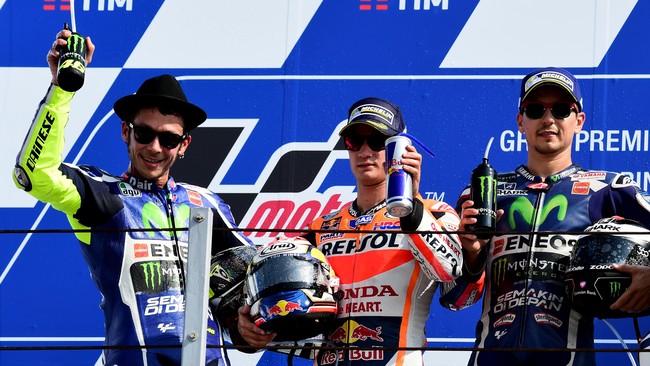 Pertempuran Sengit di Barcelona: Lorenzo Tantang Pedrosa dalam Duel Sarung Tinju