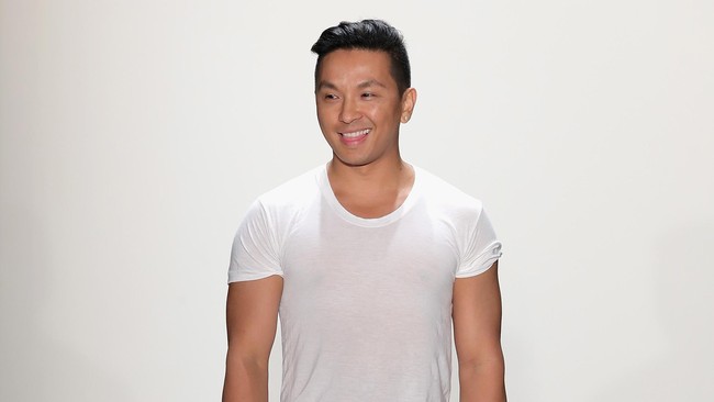 Kolaborasi Baju dan Perhiasan Logam Daur Ulang Prabal Gurung