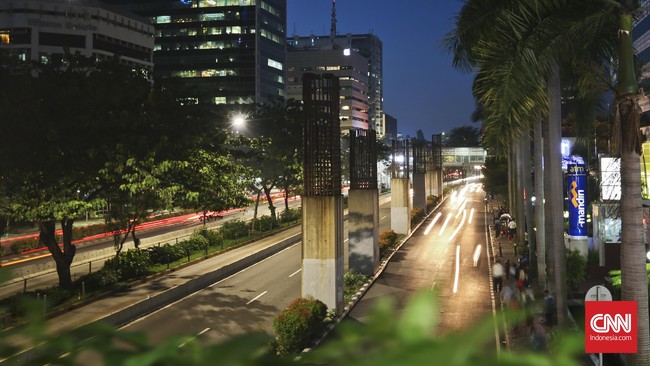 Sangat Mengganggu Gubernur DKI Jakarta Pramono Anung merasa terganggu dengan tiang-tiang monorel yang mangkrak sejak pertengahan 2000an silam di Kuningan dan Senayan.