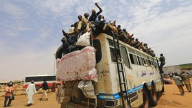 Dua Bus 'Adu Banteng' di Pakistan, 30 Orang Tewas
