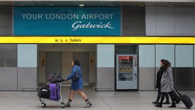 Hindari Antrean Mengular, Bandara Inggris Pasang Tarif