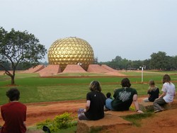 Auroville, Kota Tanpa Agama yang Mendadak Viral