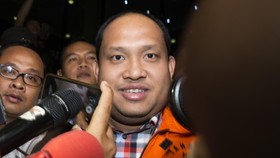 Usai Diperiksa, Bupati Yan Tak Komentar soal Harley Davidson