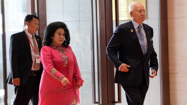Polisi menyita 72 kantong berisi tas bermerek, perhiasan, dan uang dari kondominium milik keluarga eks PM Malaysia Najib Razak dalam penyelidikan skandal 1MDB.