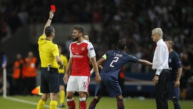 Wenger Bela Giroud Soal Kartu Merah Lawan PSG