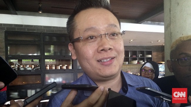 Hisense dan Smartfren mengaku wacana penyederhanaan uji sertifikasi ponsel "bukan masalah" bagi perusahaan, tetapi pemerintah diingatkan untuk berlaku adil.