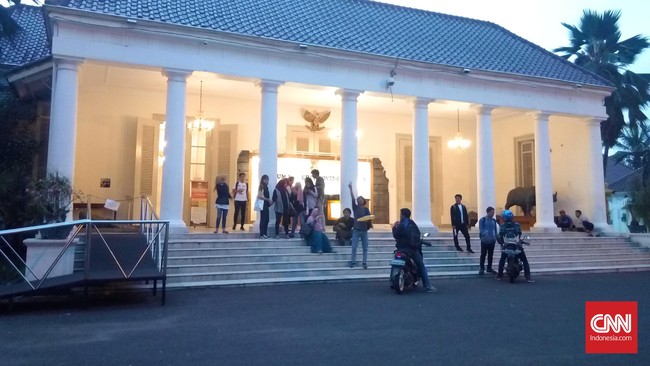 Kamu penggemar museum atau yang gemar belajar budaya, saat berkunjung ke Provinsi Banten jangan lupa untuk mengunjungi Museum Negeri.