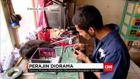 Perajin Diorama Sukses Memasarkan Karyanya