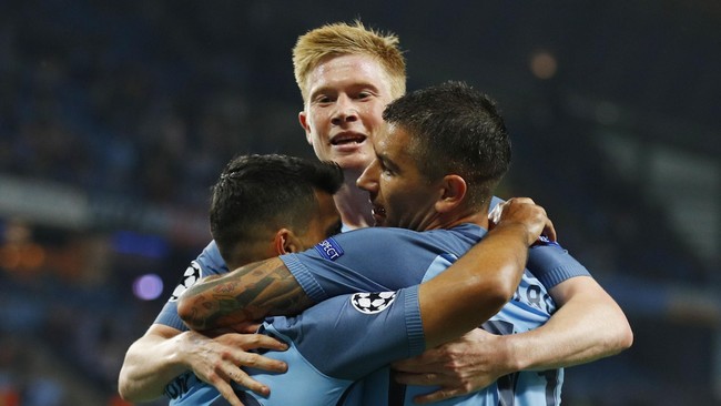Pep Guardiola berharap suporter Manchester City bisa memenuhi Stadion Etihad seperti halnya saat mereka berlaga di Liga Inggris.