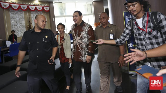 Kuasa hukum baru tahu bahwa Tommy Soeharto dijadwalkan dipanggil sebagai saksi hari ini setelah dihubungi awak media untuk konfirmasi.