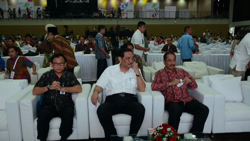 Saat ini pariwisata Indonesia sedang menemukan momentum untuk membawa bangsa ini melompat lebih tinggi.