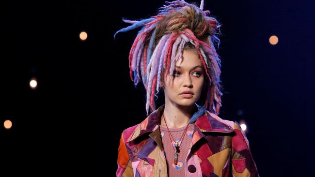 Gunakan Wig Gimbal Show Marc Jacobs Diserang Netizen