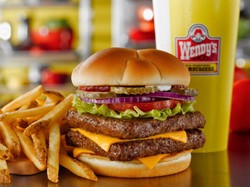 Baru Gajian Tetap Bisa Makan Hemat, Wendys Punya Promo 50%!