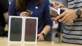 Penjualan iPhone Terjun Bebas di Q2 2017
