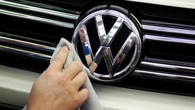 Volkswagen Ingin Dirikan Pabrik Baterai di RI Usai Jokowi ke Jerman