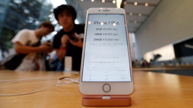 CNNIndonesia.com menggenggam dan mencoba merasakan iPhone 7 Plus selama sebulan terakhir. Lalu, seperti apa hasil review-nya?