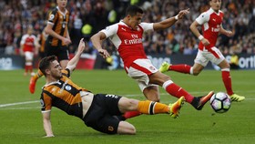 Arsenal Pesta Gol di Markas Hull City