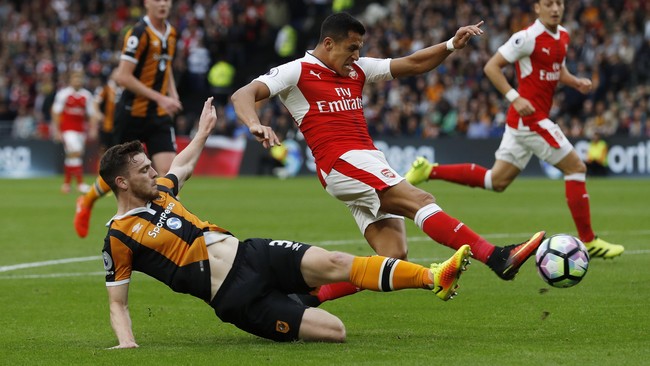 Arsenal berhasil meraih kemenangan telak atas Hull City yang tampil dengan 10 pemain di KCOM Stadion, Sabtu (17/9).