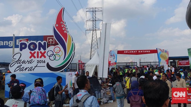 Pengamanan berlapis pada pembukaan PON Jabar di Stadion Gelora Bandung Lautan Api melibatkan seluruh unsur keamanan.