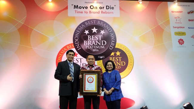 IndiHome, layanan Triple Play dari PT Telkom Indonesia (Persero) Tbk (Telkom) meraih penghargaan Merek Terbaik