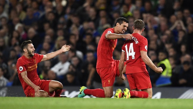 Liverpool sukses menaklukkan Chelsea dengan skor  2-1 di Stamford Bridge.