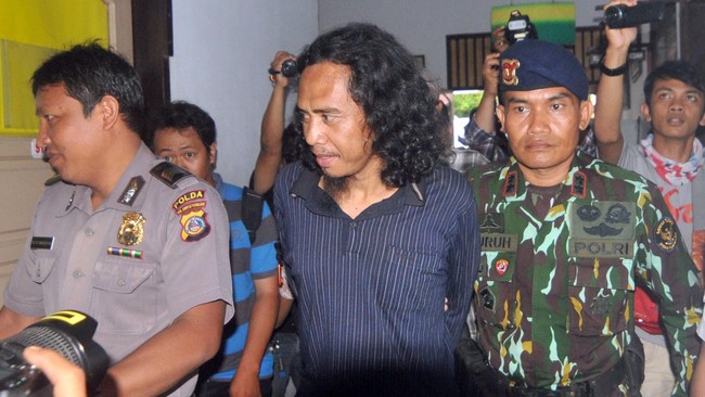  Basri alias Bagong adalah anggota teroris Mujahidin Indonesia Timur. Dia bukan pemikir, hanya tukang pukul.