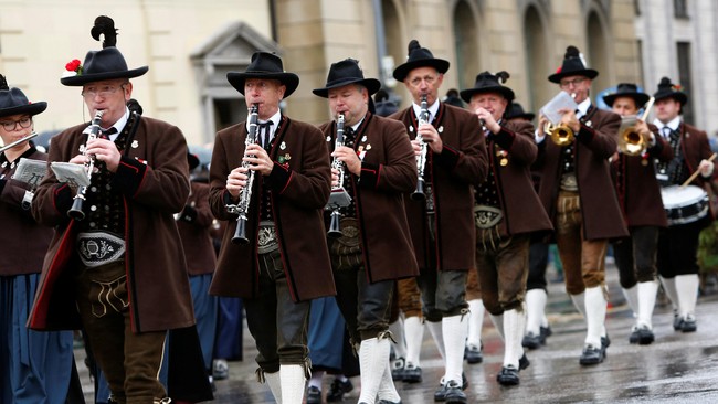 Bir dan Tawa Tumpah-ruah di Oktoberfest