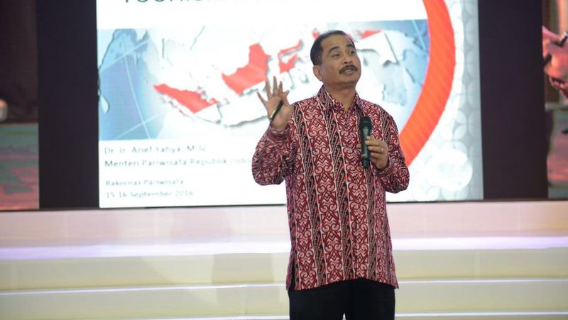 Dewasa ini, beberapa daerah sudah percaya diri menempatkan pariwisata sebagai portofolio business dalam membangun daerahnya.