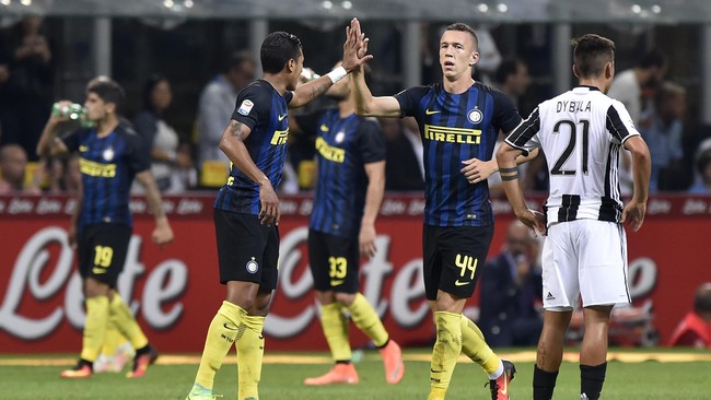 Juventus menelan kekalahan perdana di Serie A musim ini setelah takluk 1-2 dari Inter Milan di Stadion Giuseppe Meazza, Minggu (18/9).