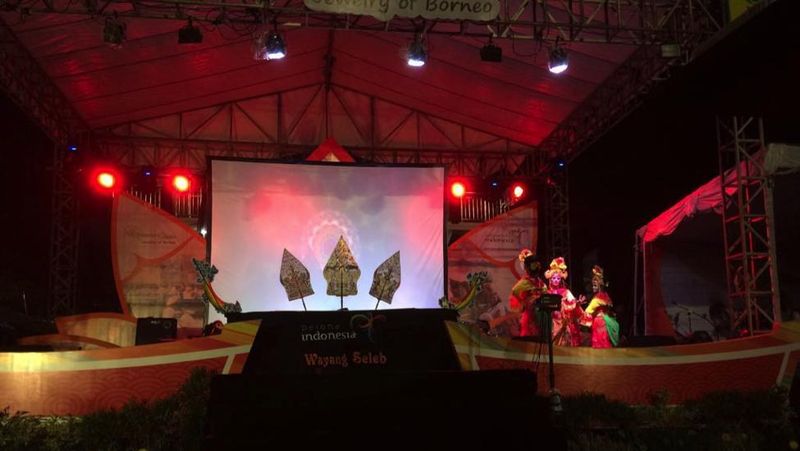 Festival Pasar Terapung yang menyajikan Wayang Ajen Kontemporer dibuka pada hari Sabtu (17/9) malam di Banjarmasin