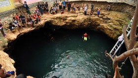 Menpar Minta Pemda Sulteng Kembangkan Pariwisata