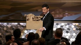 Jimmy Kimmel Royal di Acara Emmy, 'Irit' di Rumah