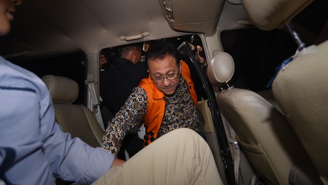 Wakil Ketua DPD GKR Hemas dan Farouk Muhammad serta Kedua Badan Kehormatan AM Fatwa mengunjungi Irman Gusman di Rutan Guntur.