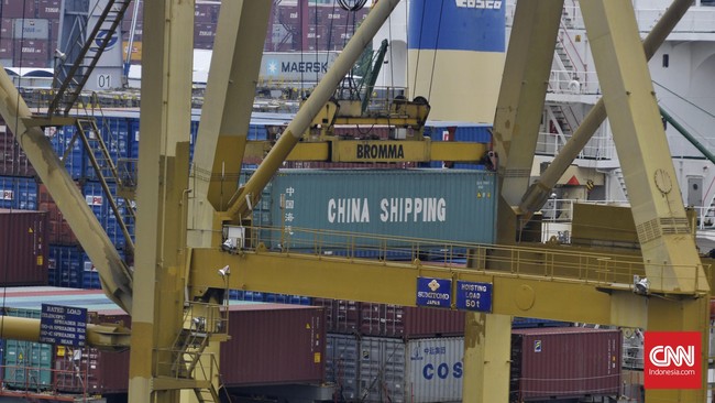 Sejumlah perusahaan minyak Amerika minta pembebasan tarif impor baja. Pengajuan mereka ajukan karena perang dagang telah menaikkan biaya produksi.