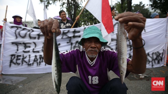 Reklamasi Pulau G diklaim bukan hanya menimbulkan masalah teknis dan lingkungan, namun juga masalah sosial ekonomi bagi masyarakat pesisir Teluk Jakarta.