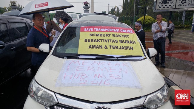 Pemerintah melalui Kemenhub akan melakukan uji publik tahap kedua untuk revisi PM 32 Tahun 2016 yang salah satunya mengatur soal taksi online.