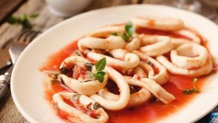 Sedang mencari menu resep praktis dan bebas ngulek, Bun? Resep Cumi Saus Asam Pedas berikut bisa jadi pilihan.
