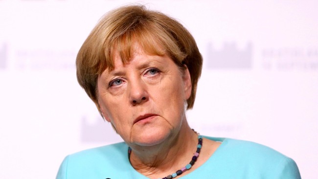 Kanselir Jerman Angela Merkel menyerukan kepada warganya untuk tidak mengenakan cadar, yaitu kain penutup kepala atau muka bagi perempuan.