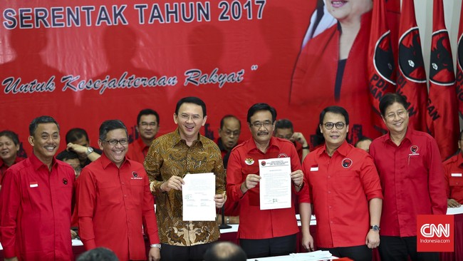 PDIP akan tetap mendukung Ahok dalam Pilkada DKI Jakarta meski calon petahana itu sudah jadi tersangka.