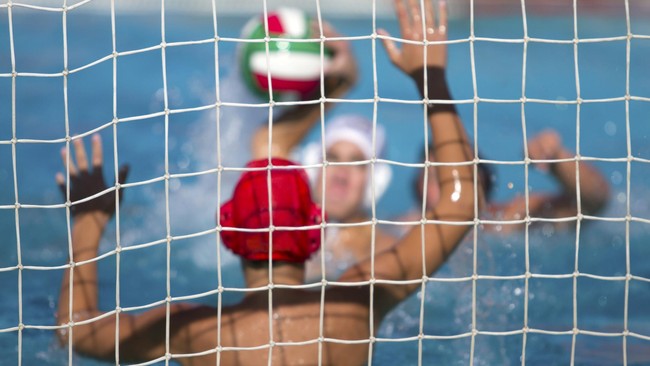 Kerusuhan yang terjadi di semifinal Polo Air PON 2016 menimbulkan beberapa korban luka-luka, termasuk salah satu atlet putri yang terinjak.