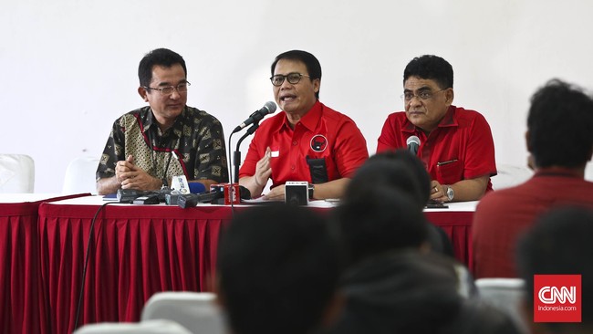 Hasto menyatakan PDIP telah memutuskan nama calon gubernur Jakarta, sedangkan Basarah mengatakan nama calon akan diputuskan setelah rapat di kediaman Megawati.