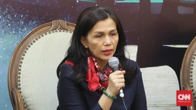 Diperiksa KPK, Istri Irman Gusman Akui Buka Bungkusan Uang