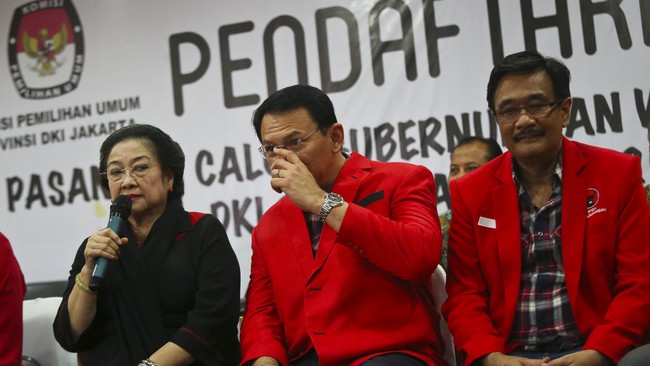 Ketua Umum PDIP Megawati Soekarnoputri menuding kelompok yang menghalangi kampanye Ahok adalah massa bayaran atau tak tahu aturan.