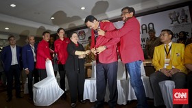 Megawati, Ahok, dan Jas Merah PDIP