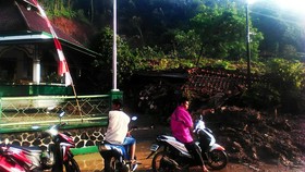 Operator Sediakan Telepon Gratis Untuk Korban Banjir Garut