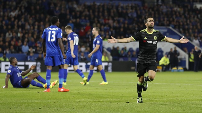 Cesc Fabregas berpeluang menjadi mantan kapten Arsenal kedua yang akan bermain di klub Turki, Fenerbahce, setelah Robin van Persie.