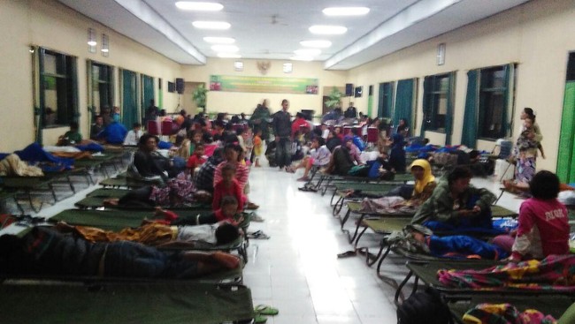 Sebanyak 2.200 anak sekolah dasar, menengah maupun atas dan sederajat menjadi korban terkena dampak bencana banjir bandang Garut, Jawa Barat.