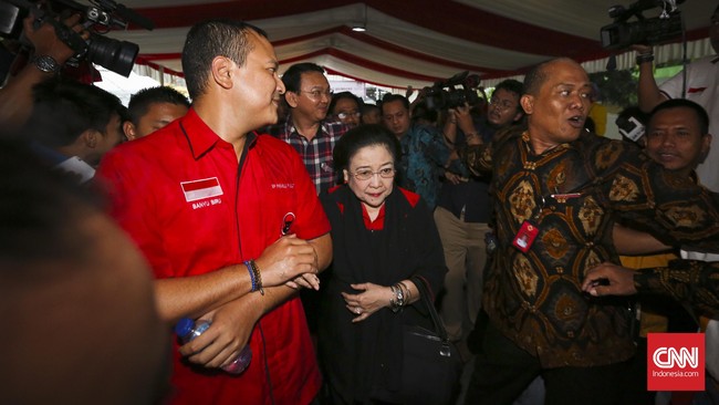 Megawati dijadwalkan akan hadir di Rumah Lembang untuk memberi motivasi terhadap relawan dan Ahok-Djarot dalam menghadapi Pilkada putaran kedua.