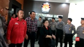 Megawati Dampingi Ahok-Djarot ke KPU