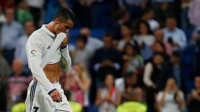 Pelatih Real Madrid Zinedine Zidane juga sebelumnya telah memberikan penjelasan terkait keputusannya menarik keluar Ronaldo pada laga lawan Las Palmas.